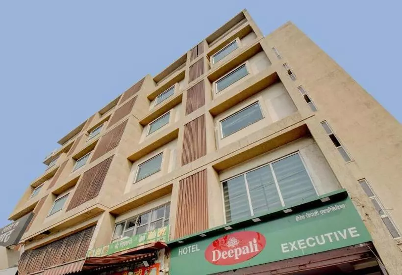 ホテル Deepali Executive