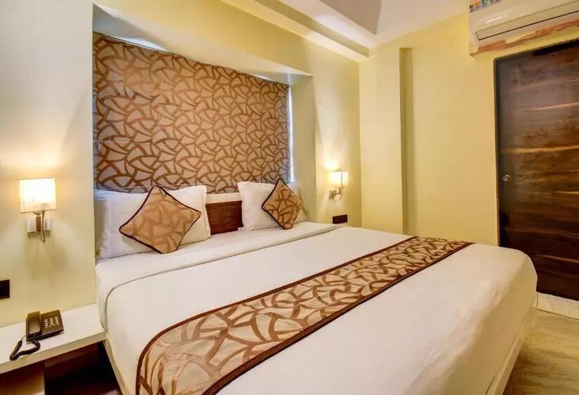 ホテル Deepali Executive