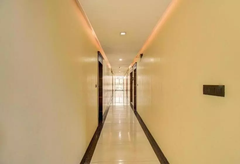 ホテル Deepali Executive