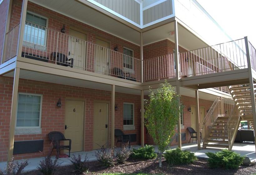 בית מלון כפרי Put In Bay Victory Station