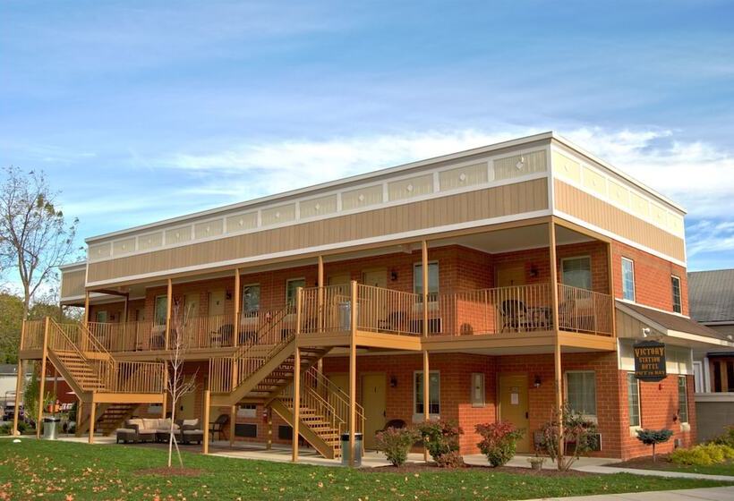 בית מלון כפרי Put In Bay Victory Station