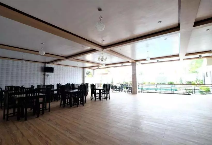 ホテル Zen Rooms  Georgina Tagaytay