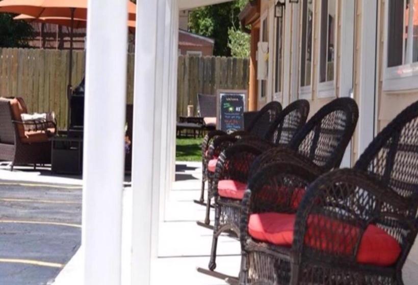 모텔 Harney Peak Inn