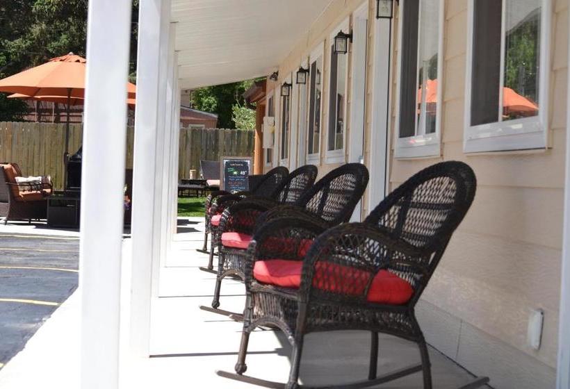 모텔 Harney Peak Inn