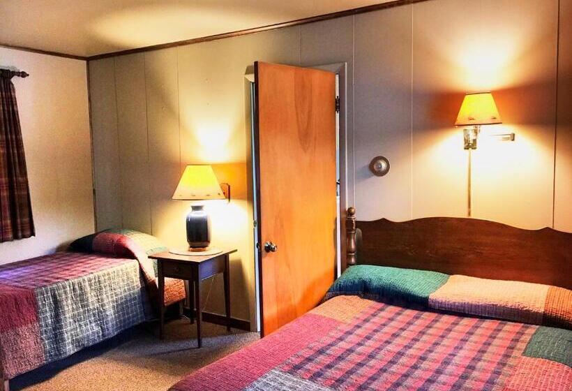 מוטל Hungry Trout Resort