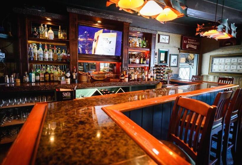 מוטל Hungry Trout Resort