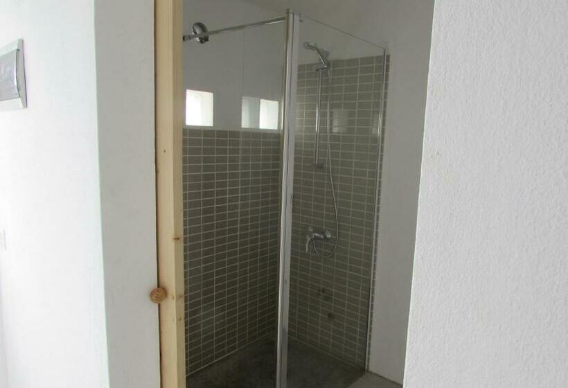 تختخواب و صبحانه Cap Azul