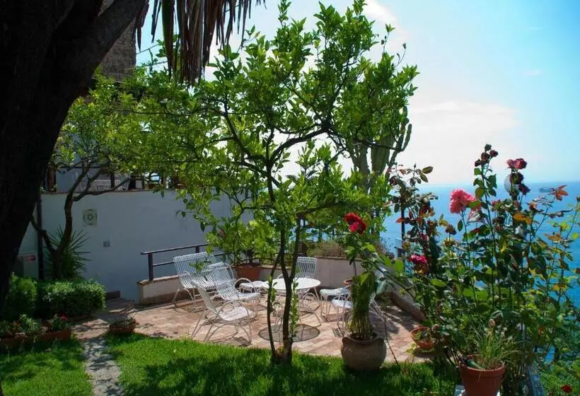 تختخواب و صبحانه Il Nido Del Gabbiano