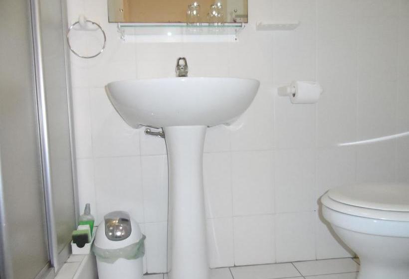 مبيت وإفطار Mdoni House Guest Lodge