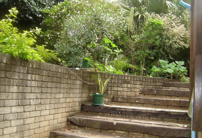 مبيت وإفطار Mdoni House Guest Lodge