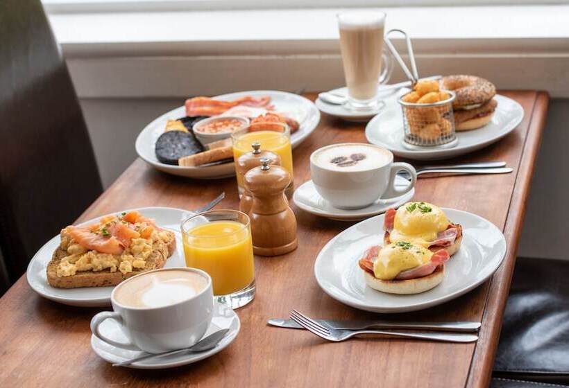 Bed and Breakfast The Family Tree