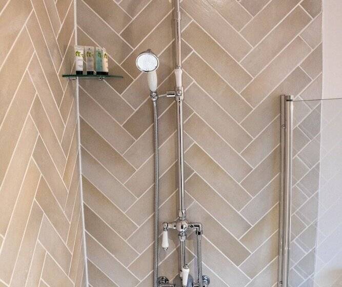 Bed and Breakfast The Family Tree