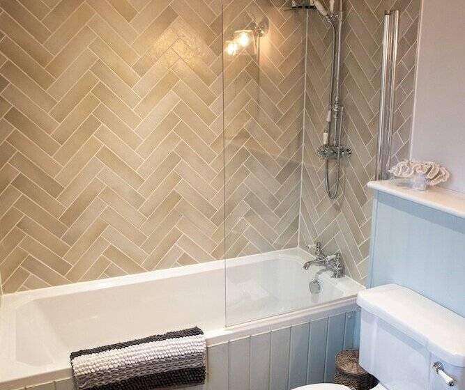 Bed and Breakfast The Family Tree