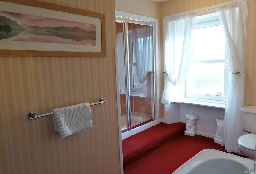 Broomfield House Bed And Breakfast