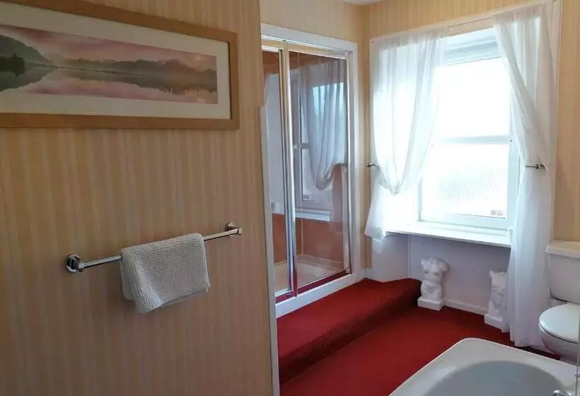 Broomfield House Bed And Breakfast