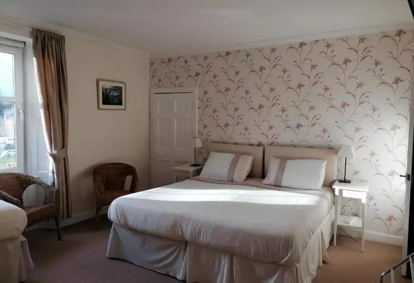 Broomfield House Bed And Breakfast