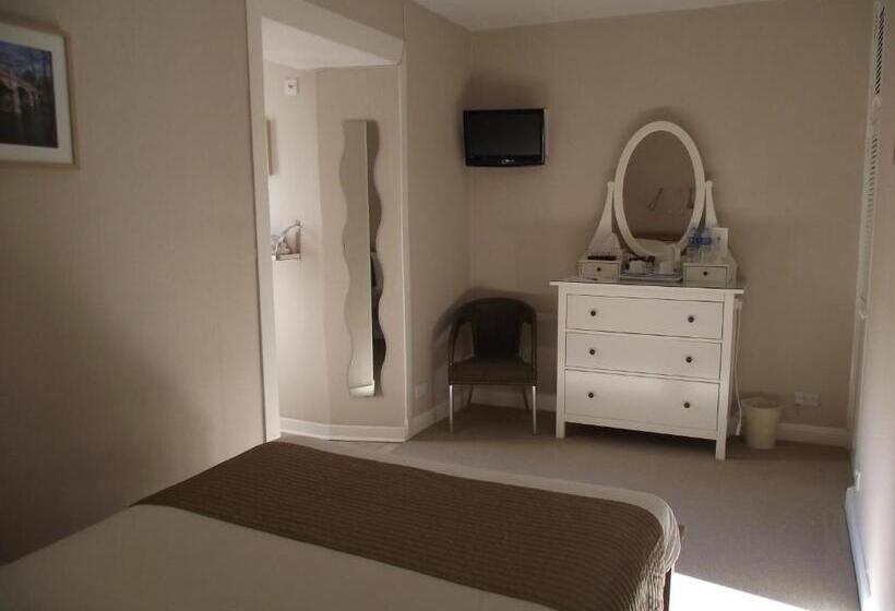 Broomfield House Bed And Breakfast