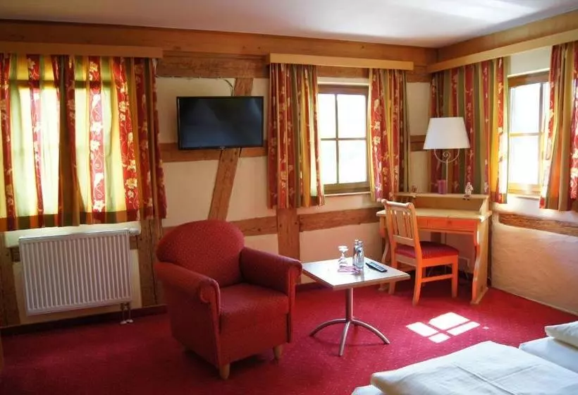 Hotelli Gasthof Schönau