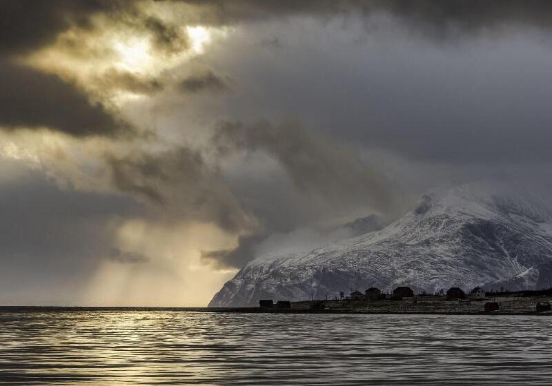 בית מלון כפרי L Maritim Skjervoy