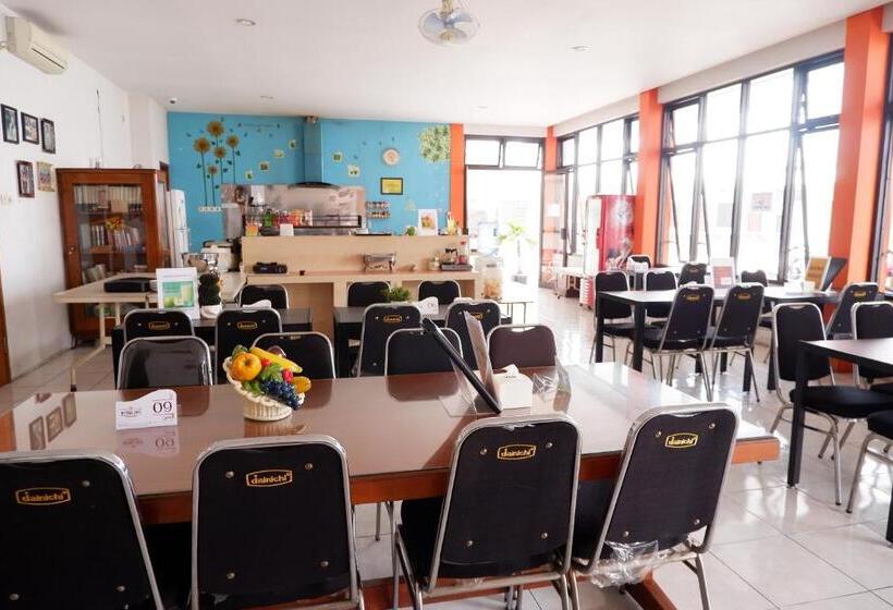 Hotel Netral Jombang