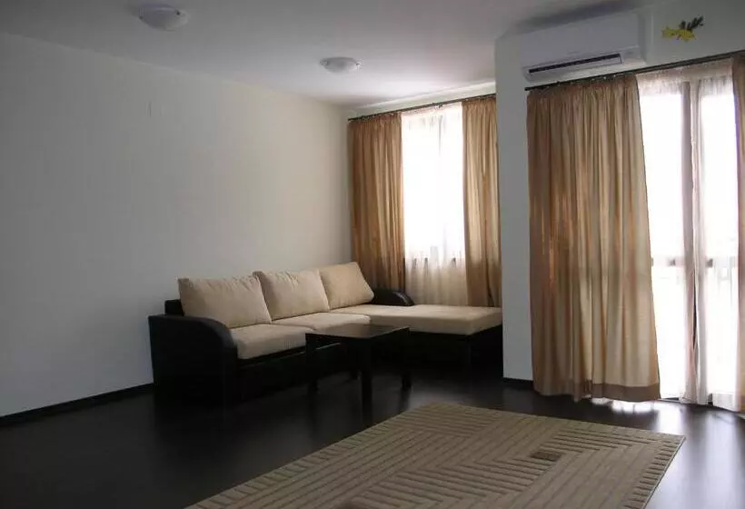 ホテル Ostrova Holiday Village