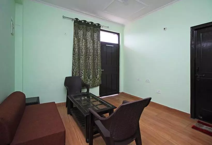 ホテル Hd View Point By OYO Rooms