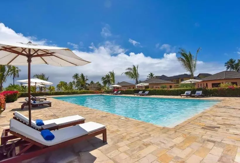 Hotelli The Sands Beach Resort