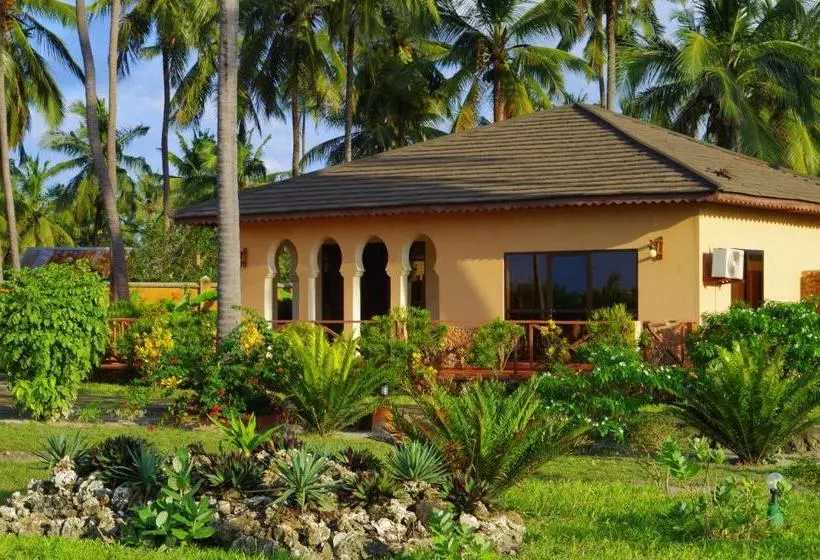 Hotelli The Sands Beach Resort