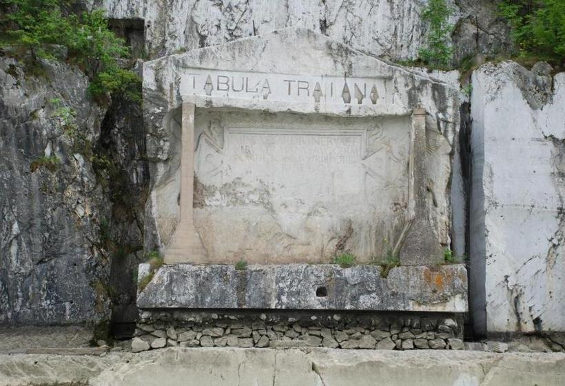 مُتل Atrijum Apartments And Rooms