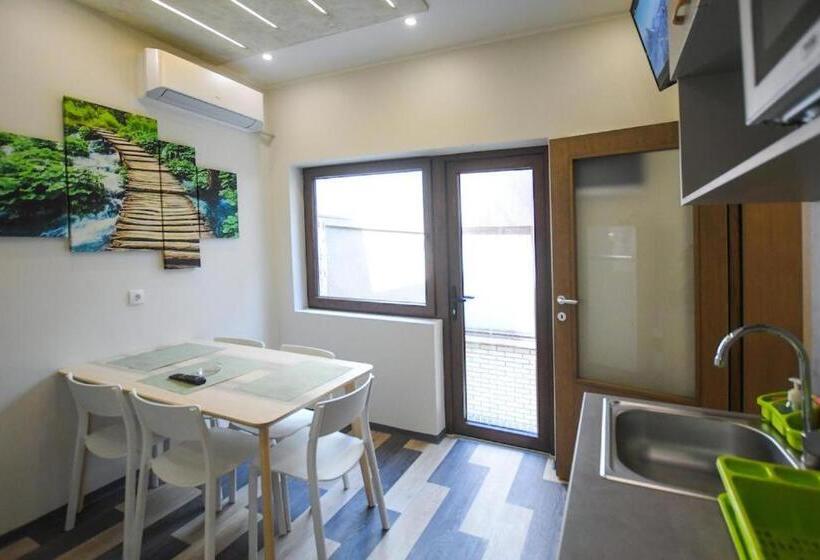 مُتل Atrijum Apartments And Rooms