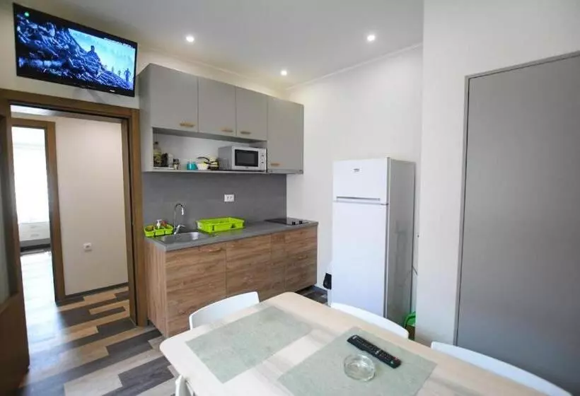 مُتل Atrijum Apartments And Rooms