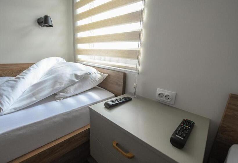 مُتل Atrijum Apartments And Rooms