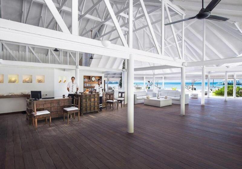 Diamonds Thudufushi Maldives Resort & Spa