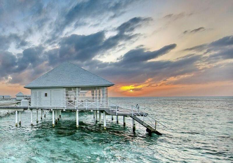 Diamonds Thudufushi Maldives Resort & Spa