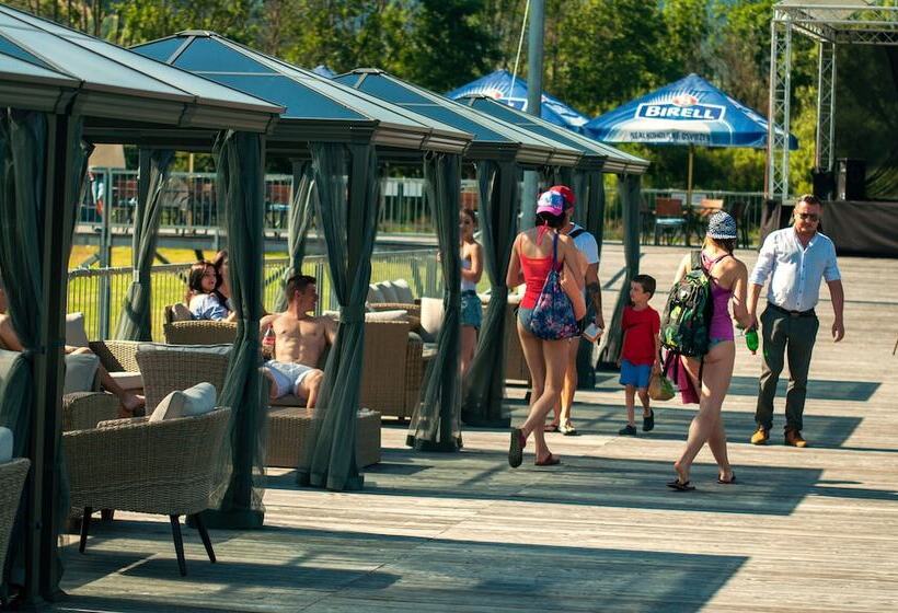 אתר נופש Marina Liptov Pri Liptovskej Mare