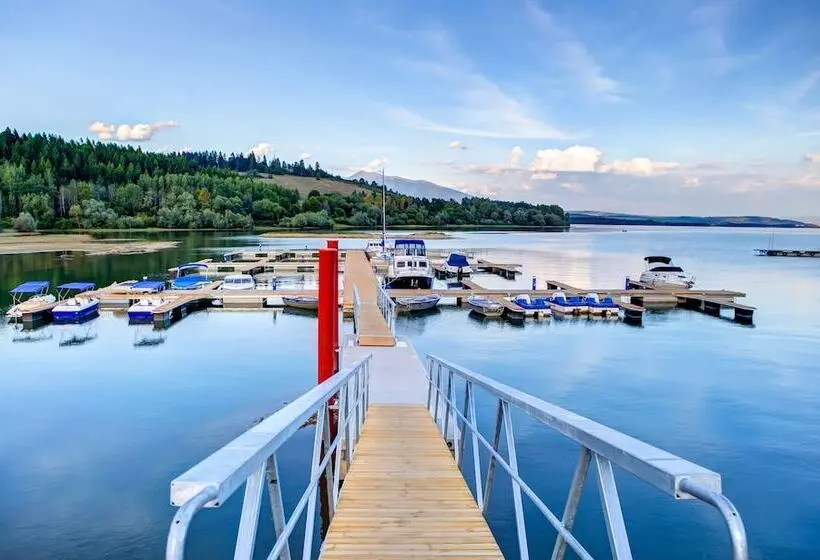 Lomakeskus Marina Liptov Pri Liptovskej Mare
