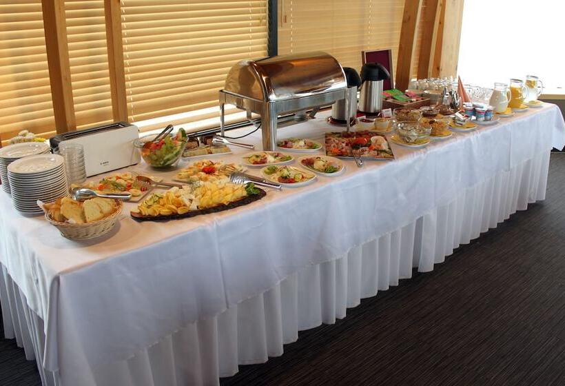 אתר נופש Marina Liptov Pri Liptovskej Mare