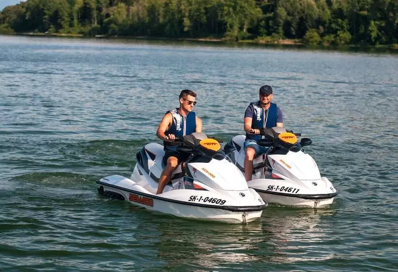 Lomakeskus Marina Liptov Pri Liptovskej Mare