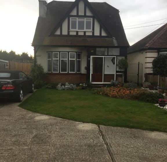 Southend Airport Bed & Breakfast