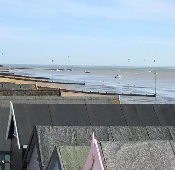 Southend Airport Bed & Breakfast