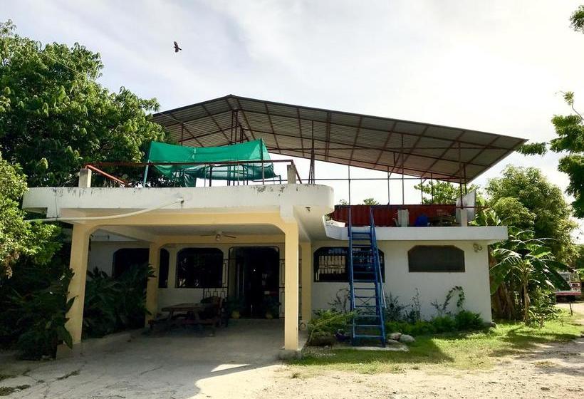 هاستل Haiti Communitere