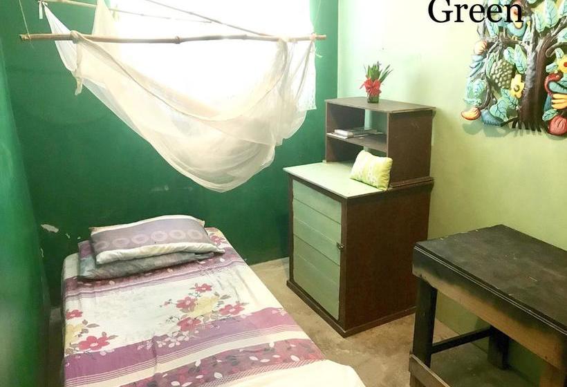 هاستل Haiti Communitere