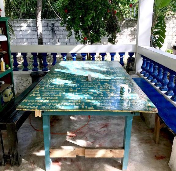 هاستل Haiti Communitere