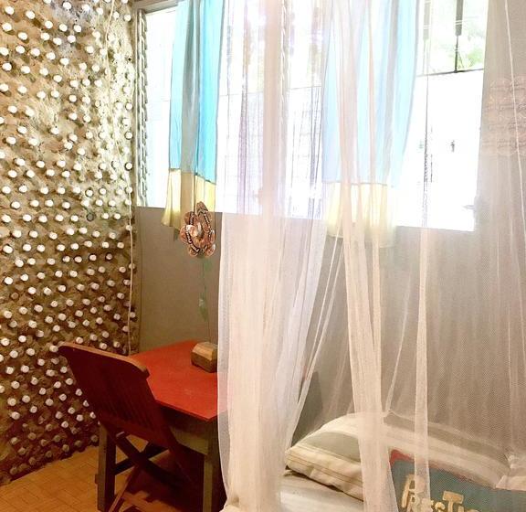 هاستل Haiti Communitere