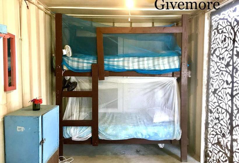 هاستل Haiti Communitere