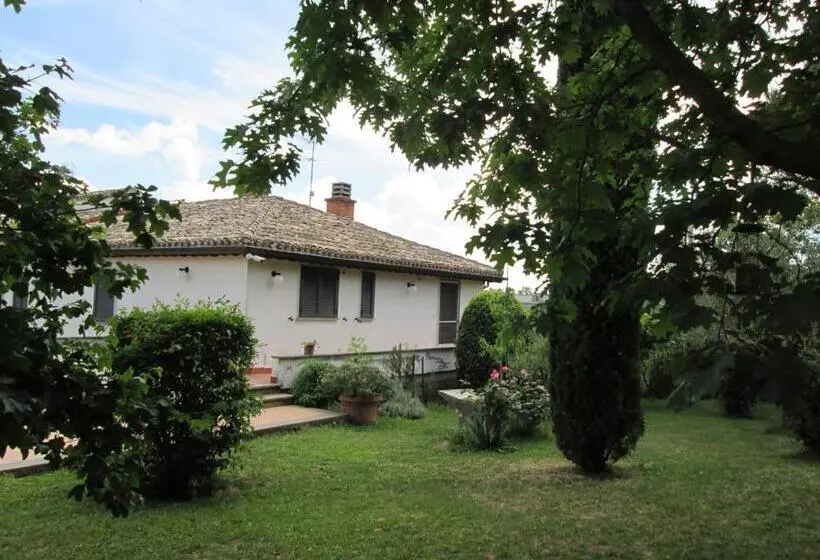Aamiaismajoitus (B&B) Alloggio Turistico La Balocca