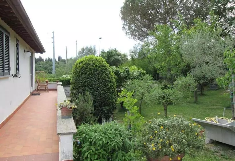 Aamiaismajoitus (B&B) Alloggio Turistico La Balocca