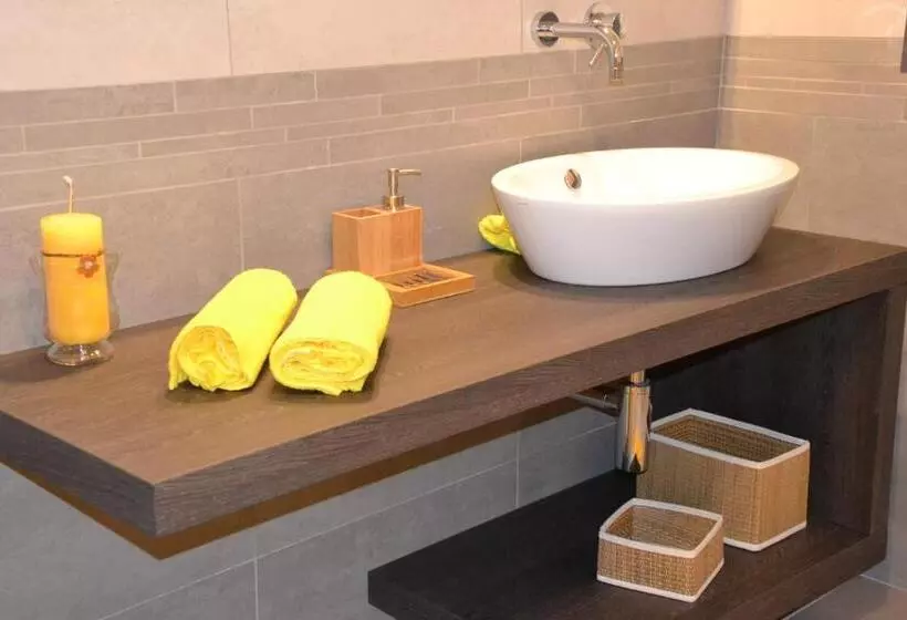 Aamiaismajoitus (B&B) Alloggio Turistico La Balocca