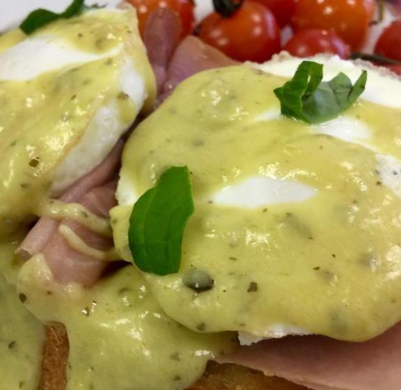 مبيت وإفطار Charred Oaks Inn