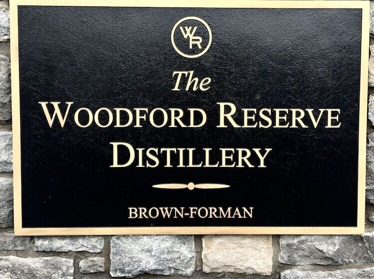 مبيت وإفطار Charred Oaks Inn